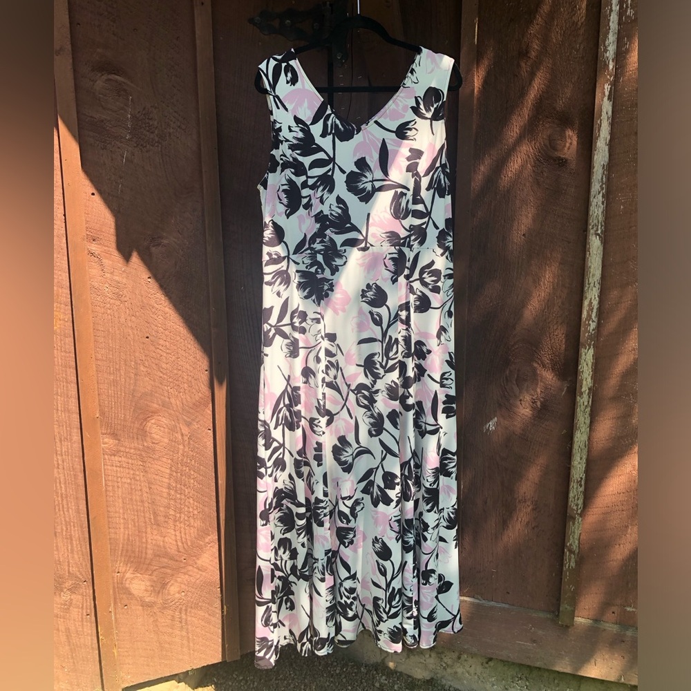 Roaman's Floral Sleeveless V-Neck Maxi Sundress
